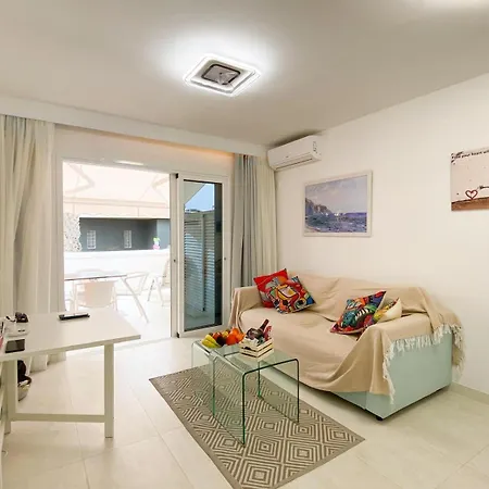 아파트 Ocean Walk Beachside Golden Mile Tenerife Royal Garden 플라야데라스아메리카스